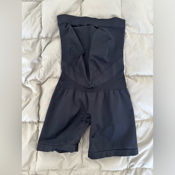 Blanqui maternity biker shorts. Worn 2 or 3 times. - Picture 2 of 2